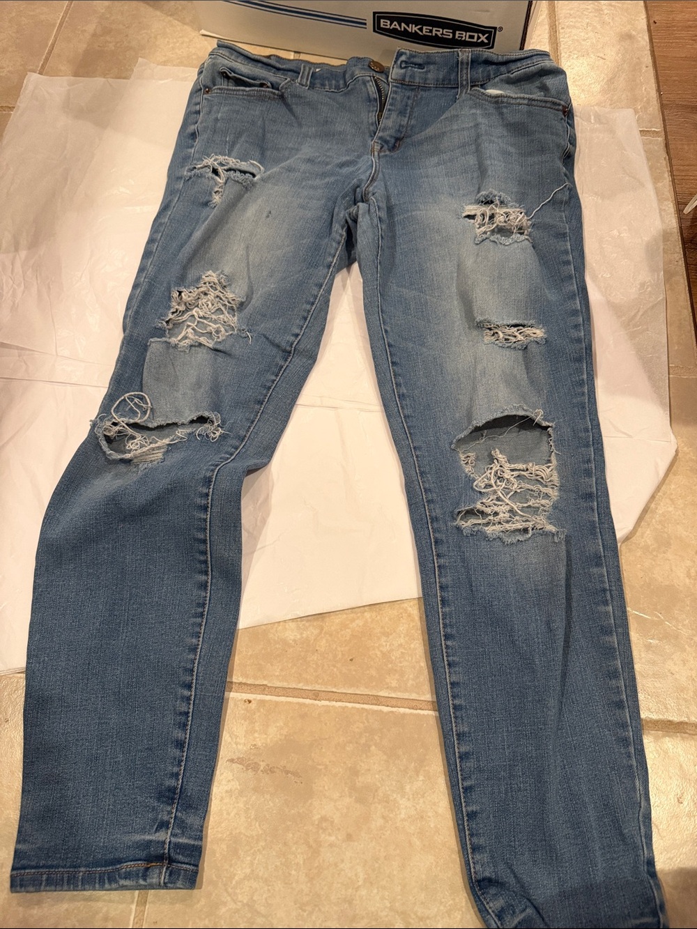 American Eagle Outfitters Light Blue Distressed Skinny Jeans